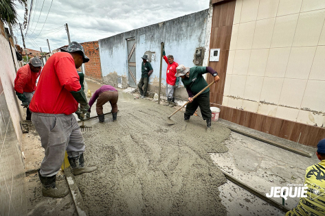 Prefeitura de Jequié segue com obras de pavimentação, levando melhorias e modernização urbana